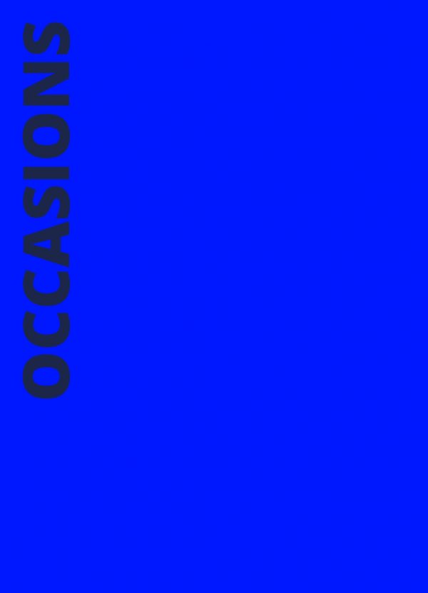 livre bleu sur fond blanc ecrit sur le livre occasions
